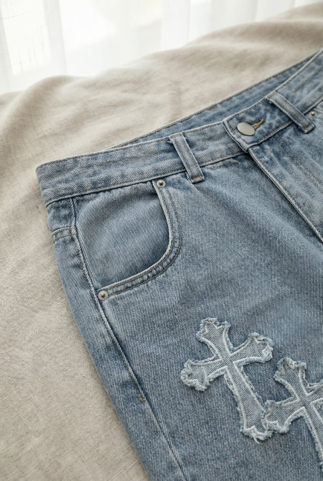 THE INSIGNIA DENIM JEAN