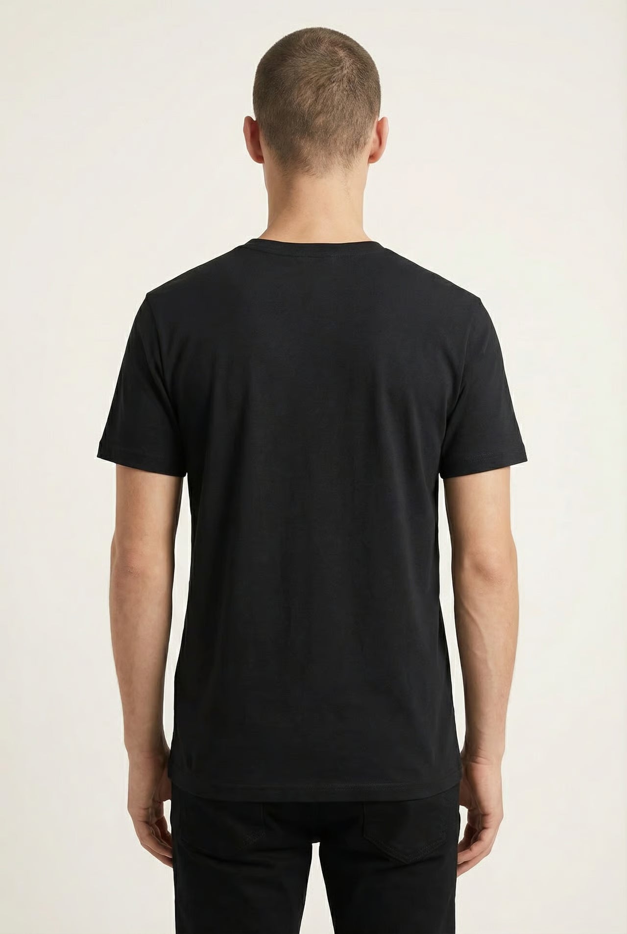 DAS ESSENTIELLE T-SHIRT